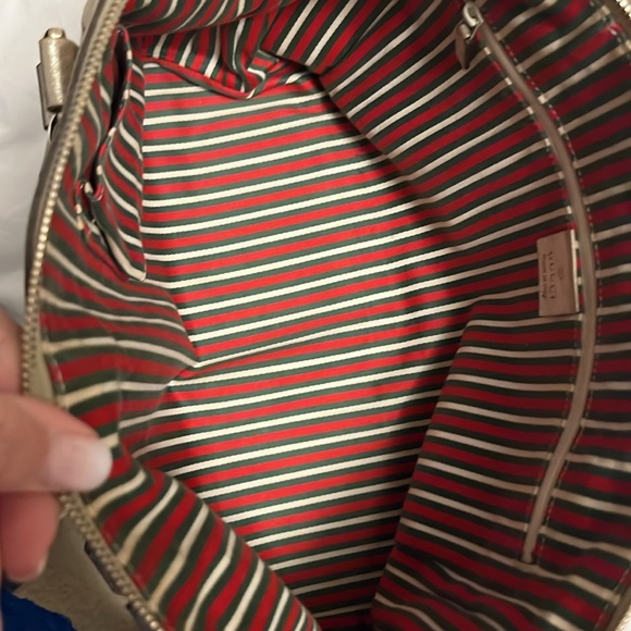 Gucci Abbey Monogram Tote - Picture 12 of 14
